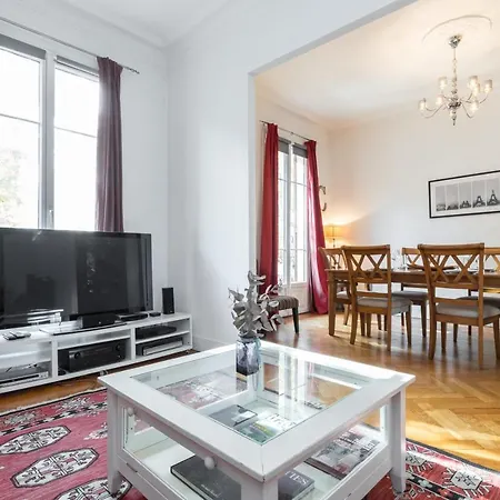 아파트 2 Bdr 105m2 Classy Near Garibaldi Tram With Garage 니스