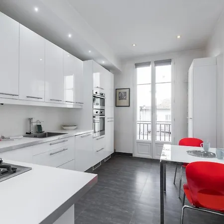 2 Bdr 105m2 Classy Near Garibaldi Tram With Garage ニース