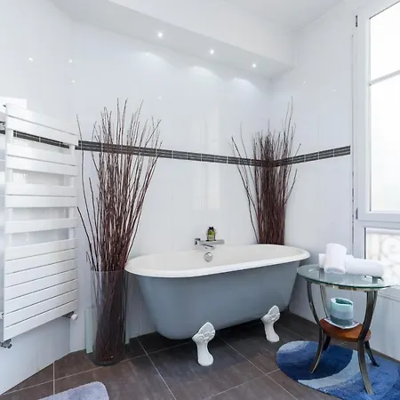 2 Bdr 105m2 Classy Near Garibaldi Tram With Garage アパート *