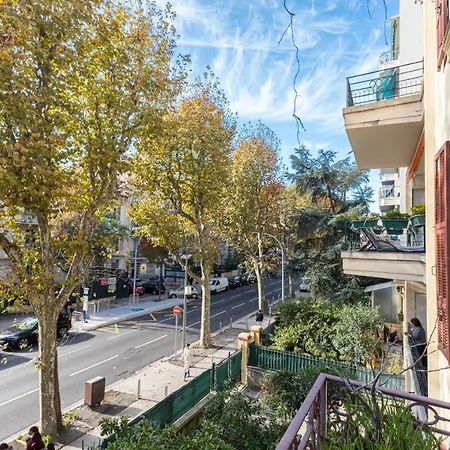 2 Bdr 105m2 Classy Near Garibaldi Tram With Garage 아파트