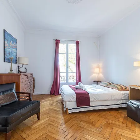 아파트 2 Bdr 105m2 Classy Near Garibaldi Tram With Garage *